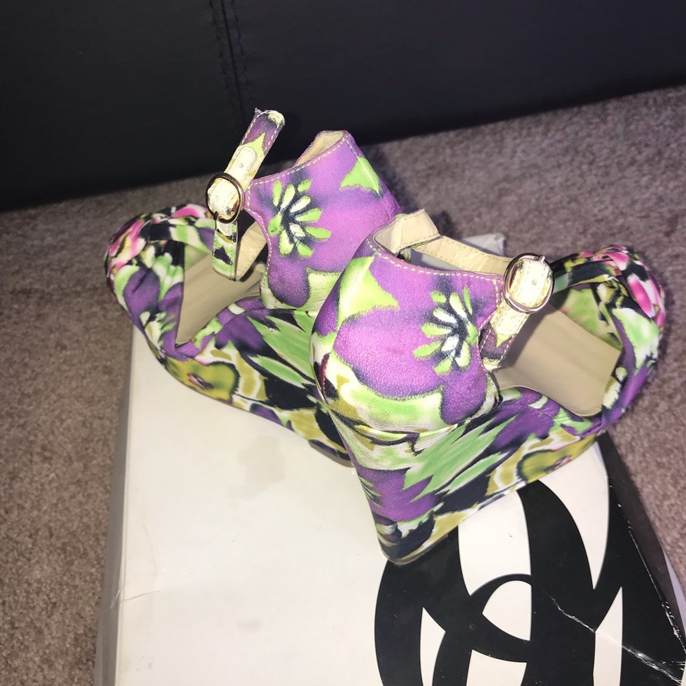 🎉🎊2️⃣TIMES 🩷HOST🛍️PICK🎁Cute Nine West floral print size 8🎈🎈🎈